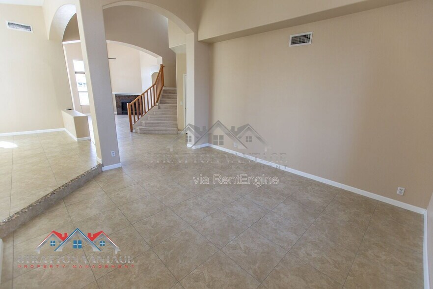 Building Photo - 6152 W Irma Ln