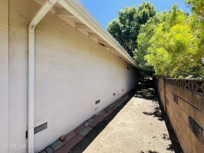 Building Photo - 1287 Knollwood Dr