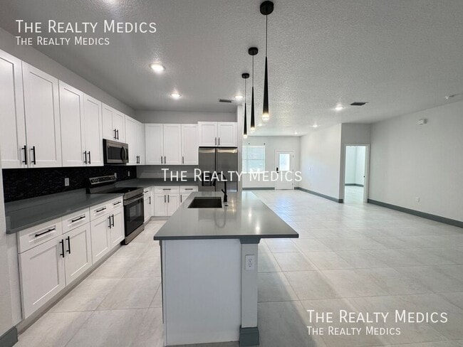 Building Photo - 2226 Rock Dr