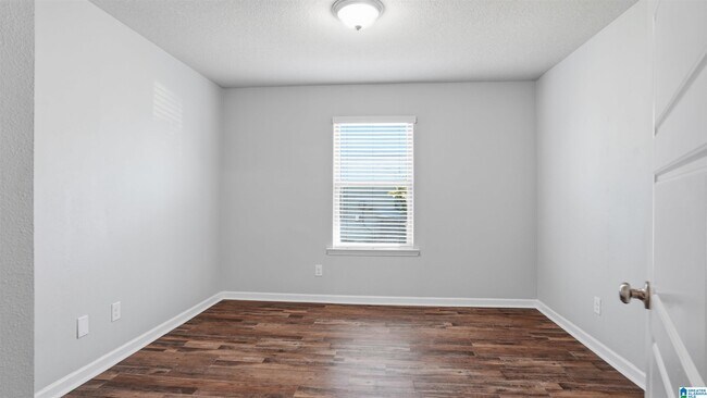 Building Photo - 3821 Kendall Brook Dr