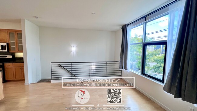 Building Photo - Contemporary three-story Live/Work Townhou...