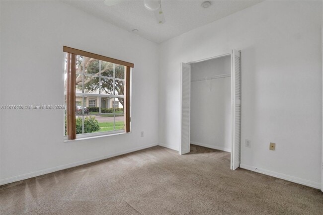 Building Photo - 10660 SW 20th Ct