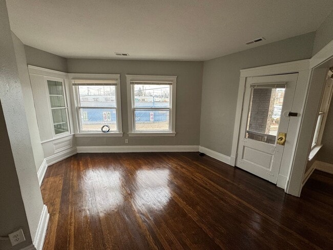 Building Photo - 4324 Pearl Rd