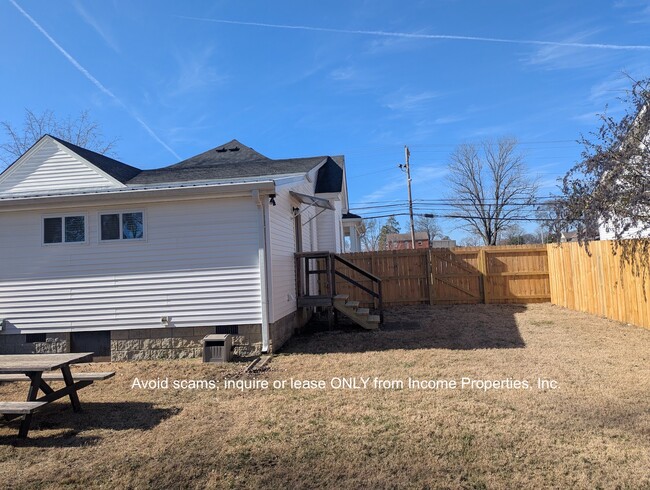 Building Photo - 209 S Greenwood St