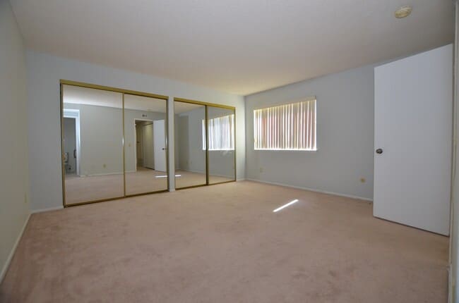 Building Photo - 2Bd/2Ba Coronado Cays on the channel, Boat...