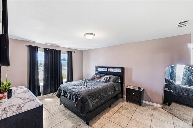 Building Photo - 19 Grand Canyon St