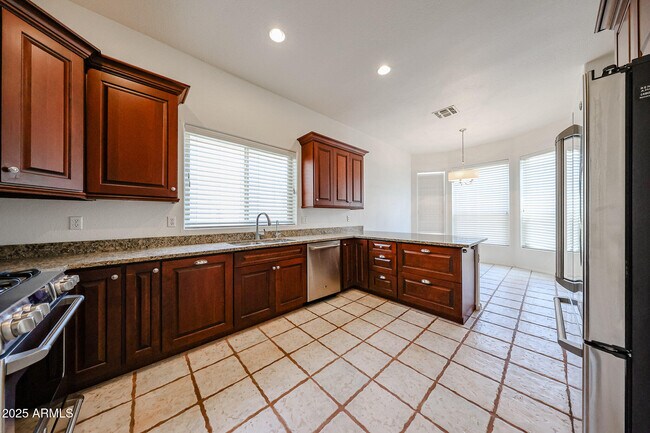 Building Photo - 2318 N Boulder Mountain