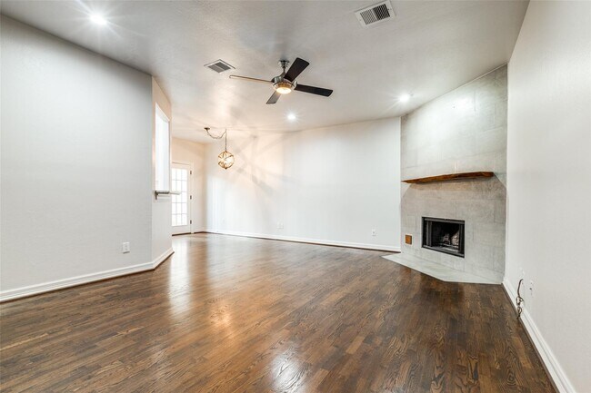 Building Photo - 1318 Peden St