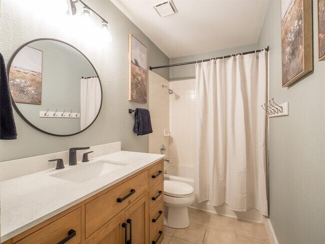 Building Photo - 12802 Carrera Dr