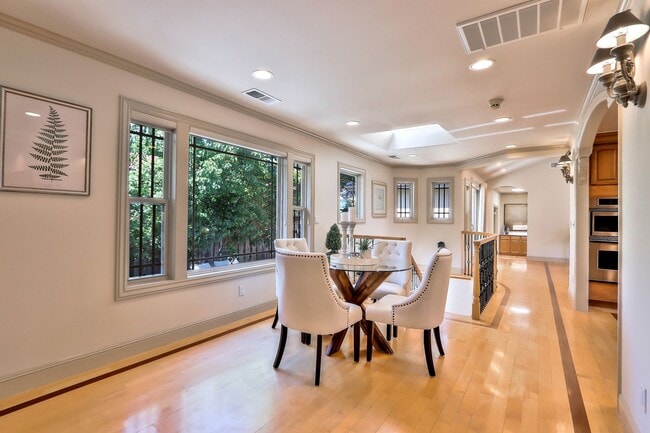 Building Photo - Saratoga 5 Bedrooms with Free Electricity from Solar System