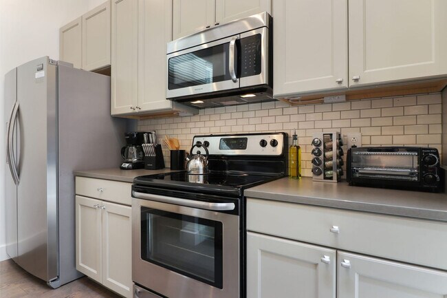 Building Photo - 127 Carondelet St