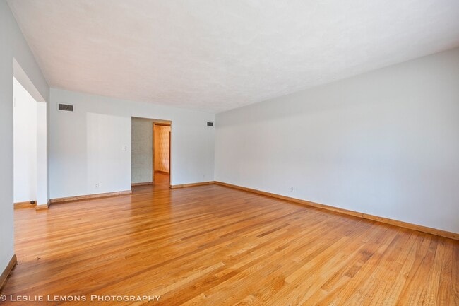 Building Photo - 815 N Ellsworth St