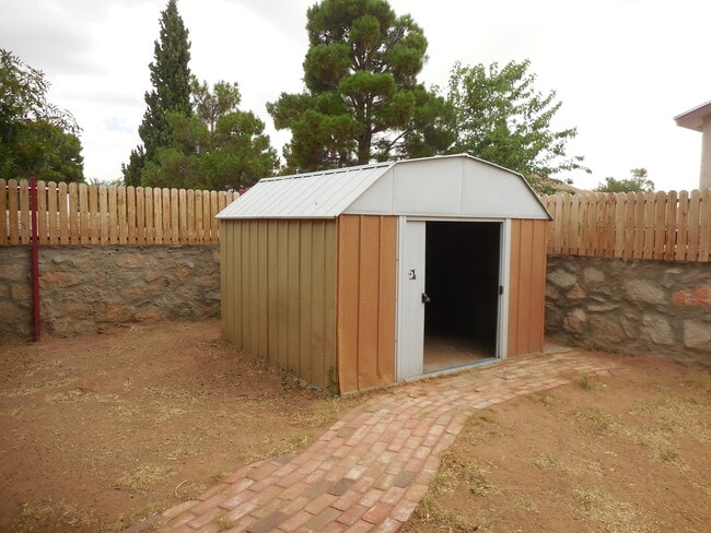 Building Photo - 10912 Sandy Koufax Dr