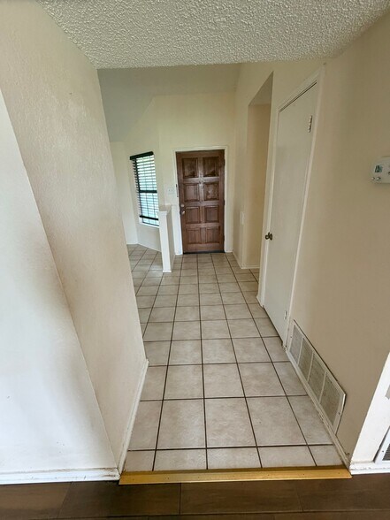 Building Photo - 1311 Petunia Dr