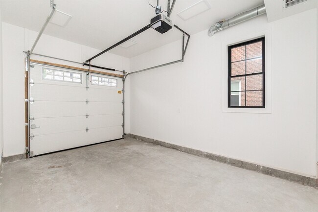 Building Photo - 165 Campbell Ave