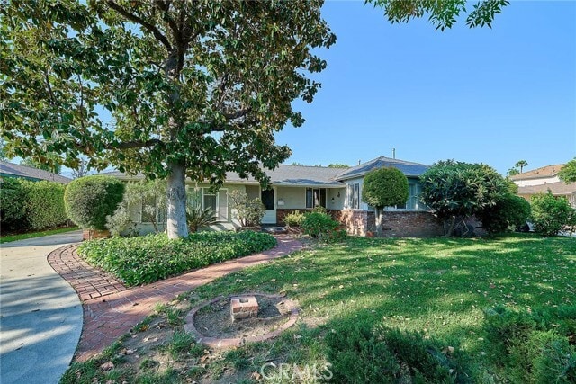 Building Photo - 315 E Las Flores Ave