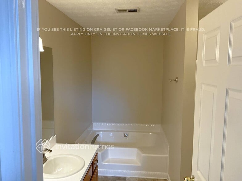 Building Photo - 2718 Ashbury Point Ln