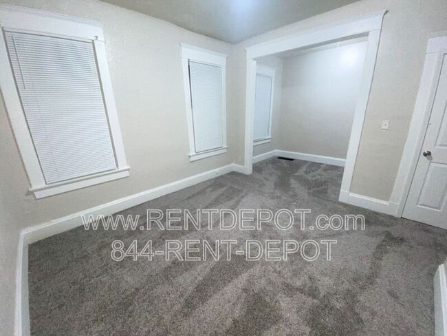 Building Photo - 816-818 W. Iowa St.