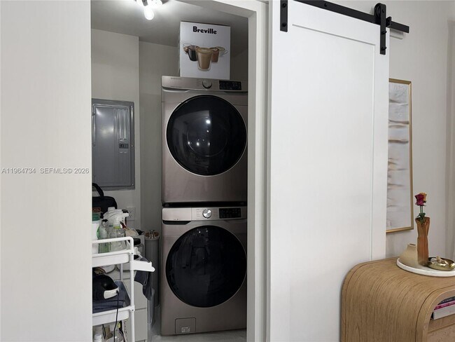 Building Photo - 15896 Kilmarnock Dr