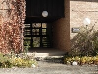 Building Photo - 5518 E Lake Dr