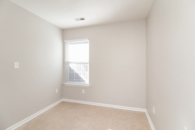 Building Photo - 1143 Hannah Rae Ct