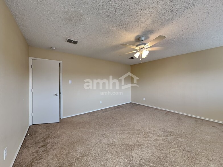 Building Photo - 3332 Chapel Ridge Way