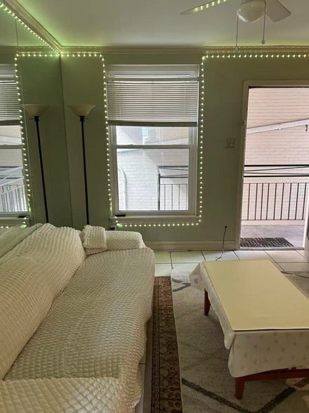 Building Photo - 7522 Benjamin St