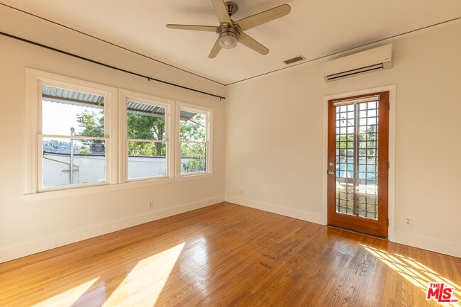 Building Photo - 3234 Ettrick St