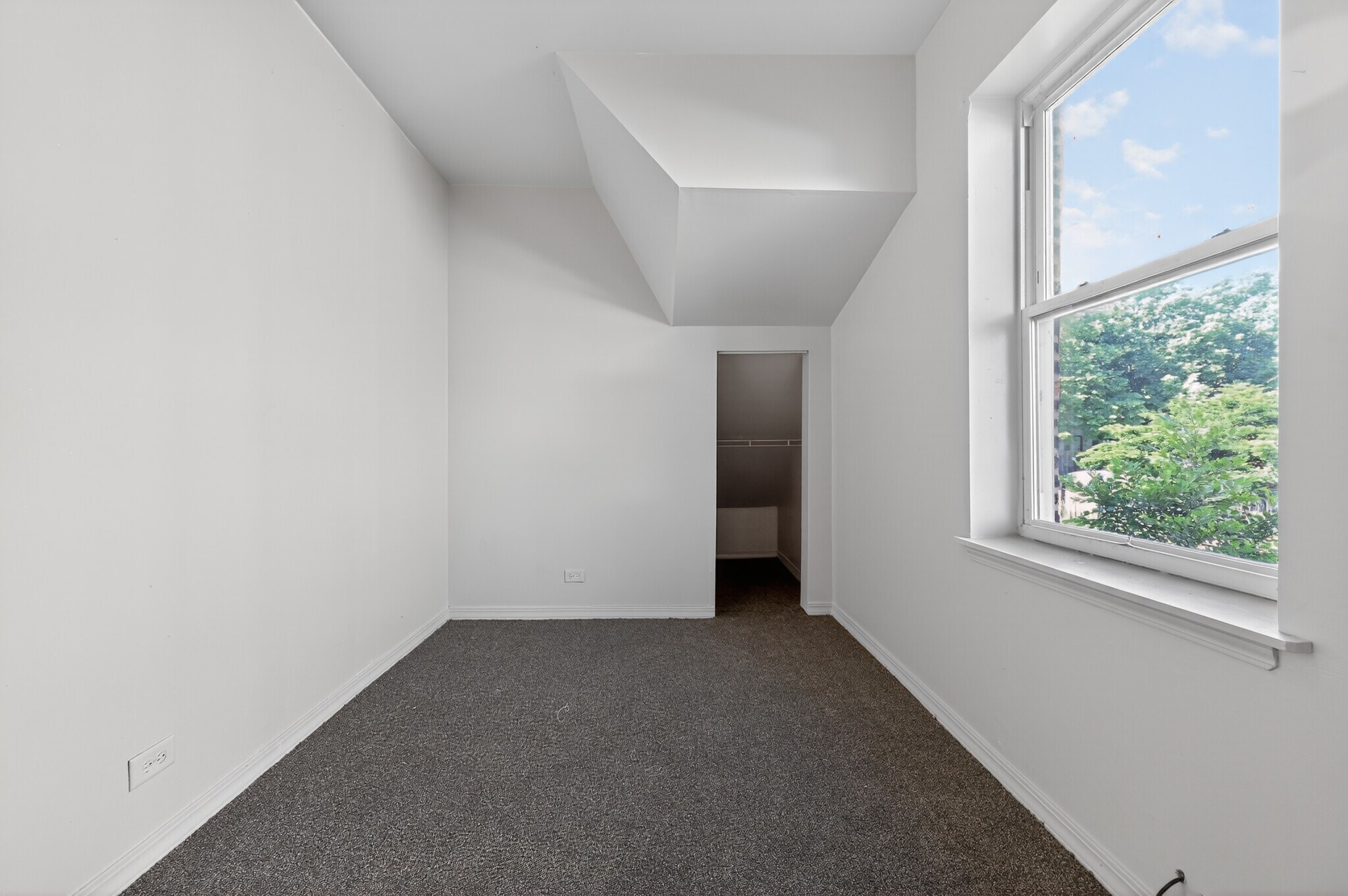 Building Photo - 4306 W Maypole Ave