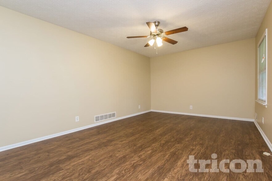 Building Photo - 2807 Alamo Pl