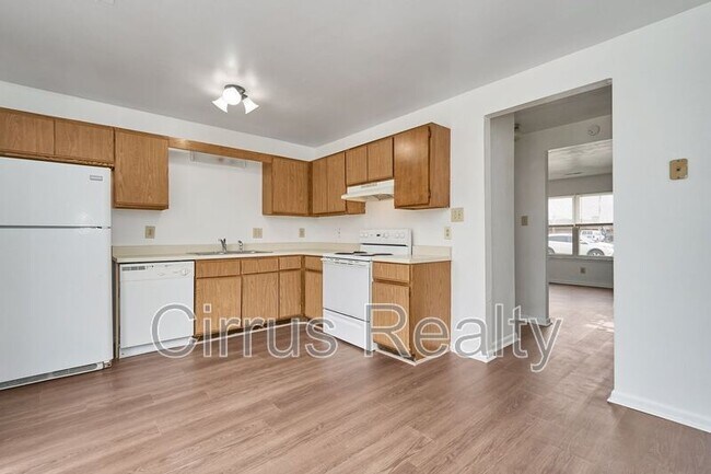 Building Photo - 2756 Peach St
