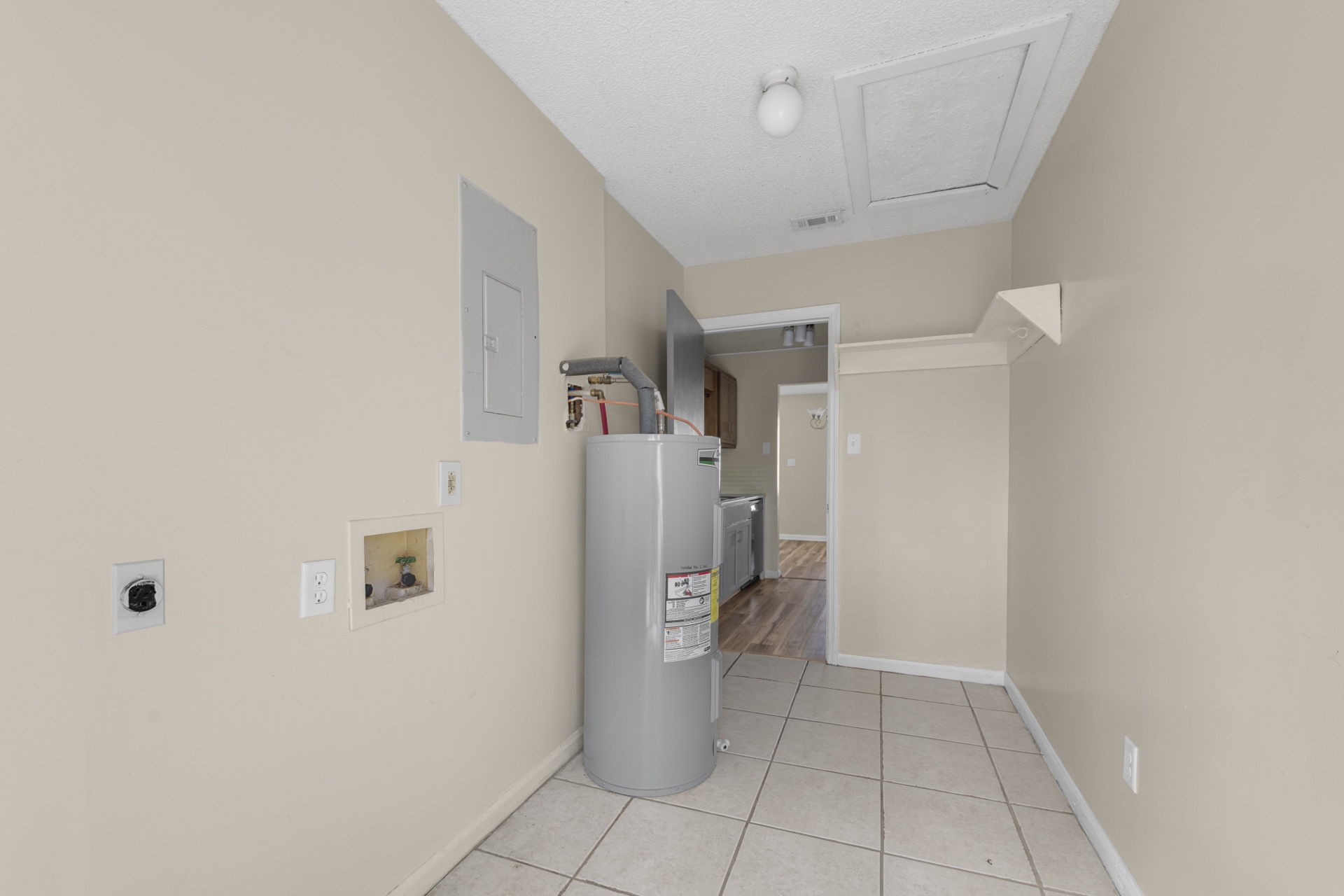 Laundry Room - 377 W Wilbur St