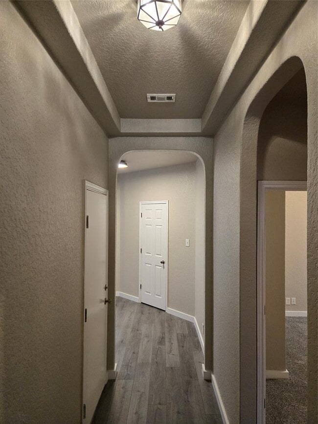 Building Photo - 12127 Medina Ml