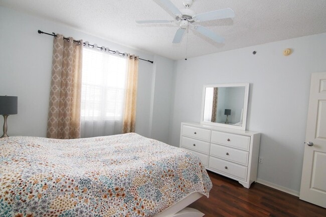 Building Photo - 616 Clearwater Park Rd