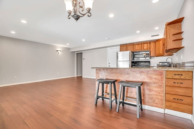 Building Photo - 2219 North Ave