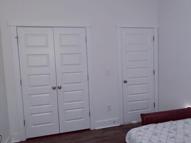 Building Photo - 4 Bedroom Townhome for Rent Apex