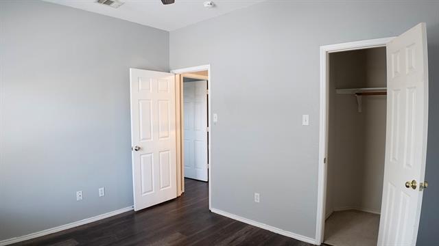 Building Photo - 1519 Yorkshire Dr