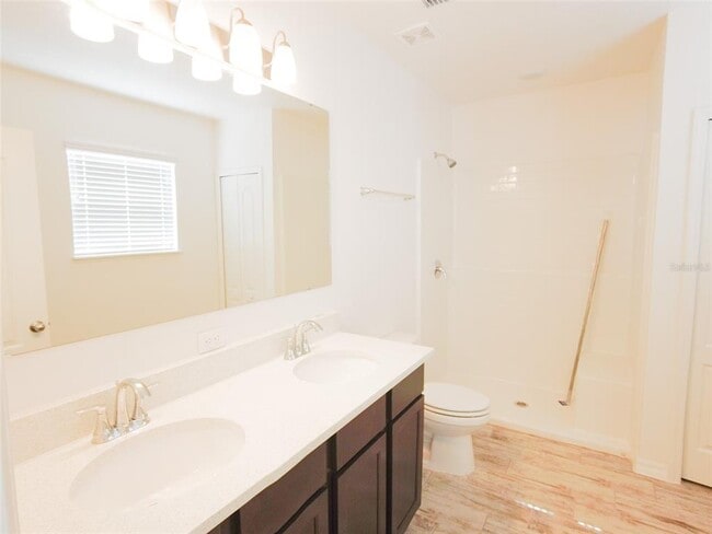 Building Photo - 423 Taft Dr