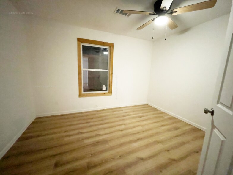 Building Photo - 1051 Dubois St