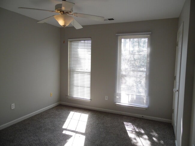 Building Photo - 415 Marquis Ave