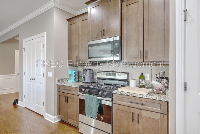 Building Photo - 1157 Leary St