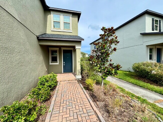 Building Photo - "Spacious 4-Bed Home with Granite Countert...