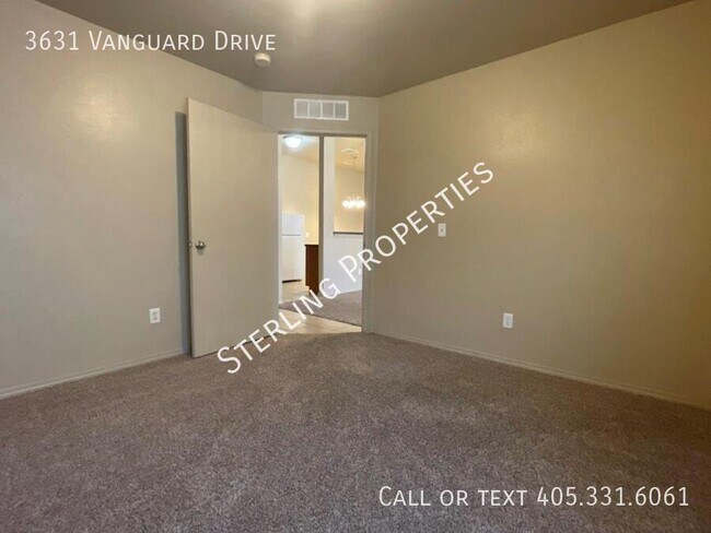 Building Photo - 3631 Vanguard Dr