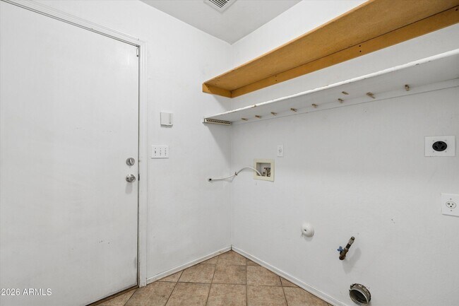 Building Photo - 7415 E Lobo Ave