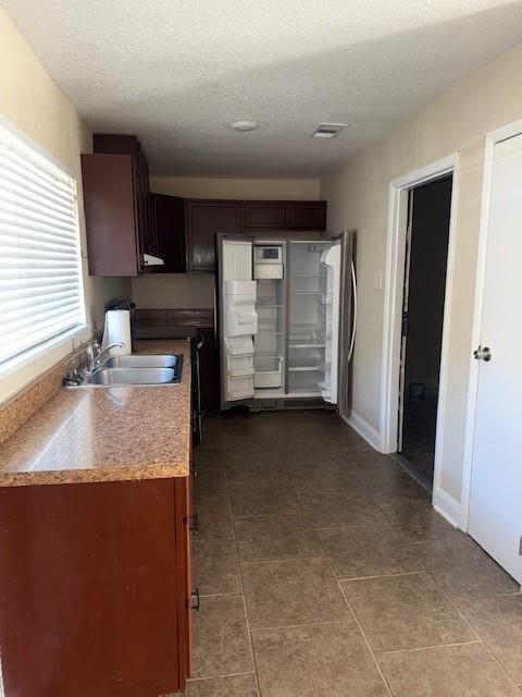 Building Photo - 830 Ross Cir