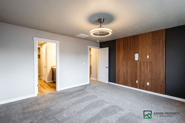 Building Photo - Upgraded 4 bed 3 bath home