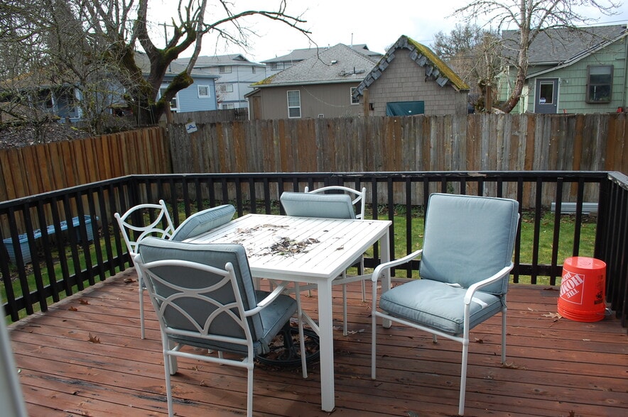 Building Photo - 724 SW 10th St