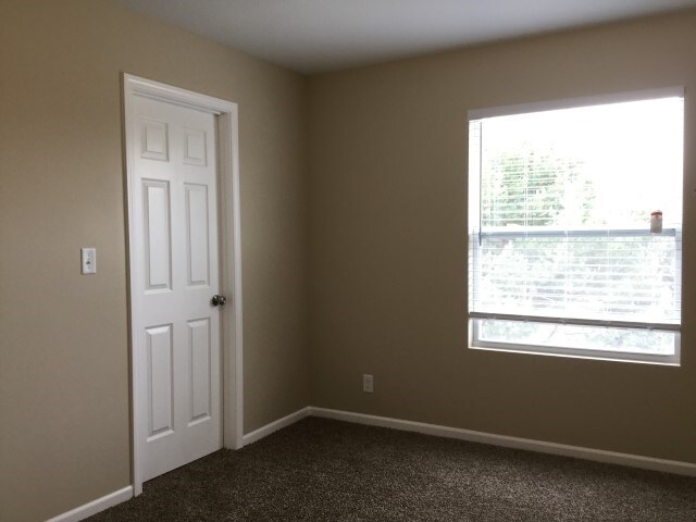 Building Photo - 14130 S Butler Ct