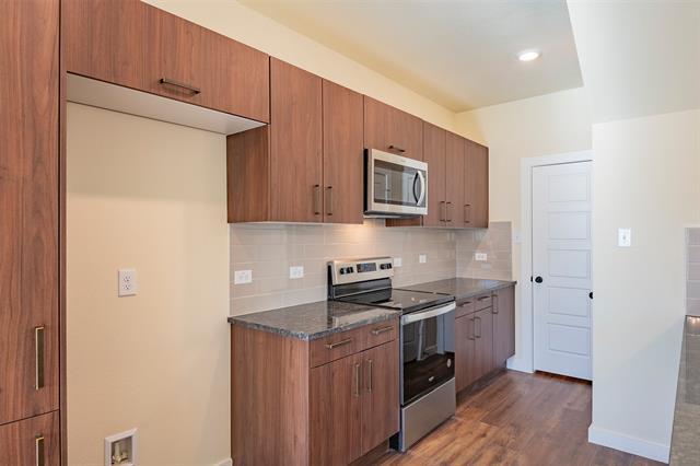 Building Photo - 708 Blackland dr