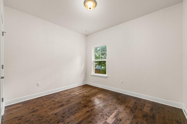 Building Photo - 238 Benton Blvd